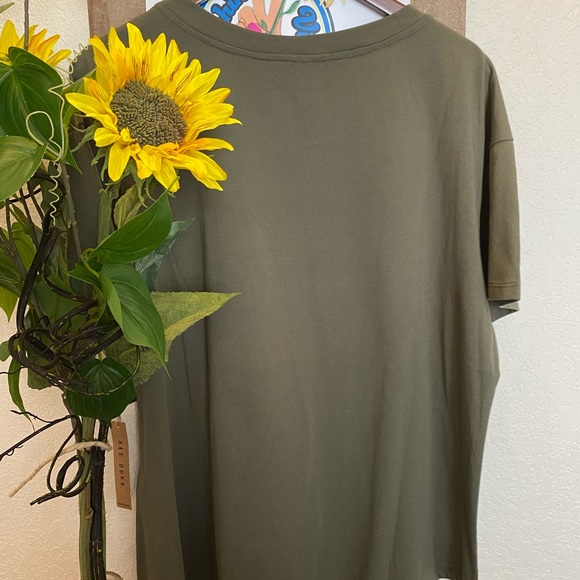 Rae Dunn~Plus Posher~ DoG Lovers T-shirt - Picture 3 of 4